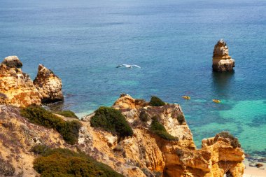 Algarve coast Praia yakınında yapmak Camilo beach, Portekiz
