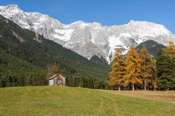 Outono Paisagem montanhosa do planalto de Mieming, Áustria, Tirol — Fotografia de Stock