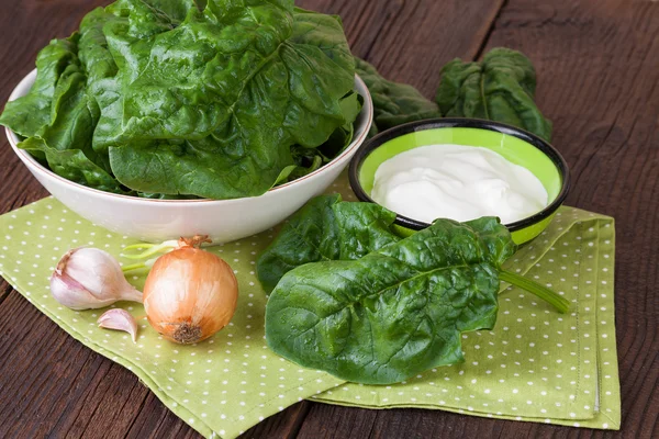 Spinat zum Kochen zubereitet — Stockfoto