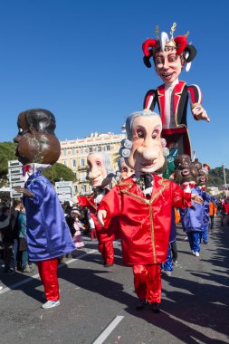 Nice, Fransa - 22 Şubat: Fransız Riviera'sında güzel karnaval. 2015 için tema müzik kral oldu. Nice, Fransa - 22 Şubat 2015
