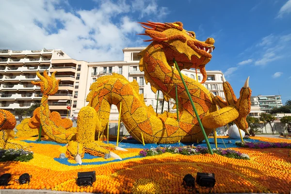 Menton, France - February 20, 2015: Lemon Festival (Fete du Citron) on the French Riviera. — Stock Photo, Image