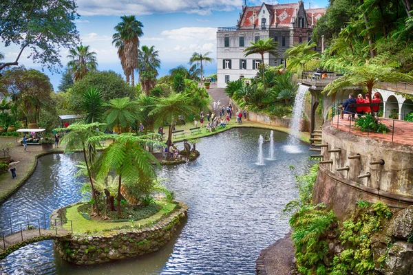 FUNCHAL, MADEIRA - APRIL 14, 2015: The Monte Palace Tropical Garden presents an area of 70.000 square meters with exotic plants collection coming from all over the world. — Stock Photo, Image