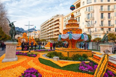 80 limon Festivali (Fete du ağaç kavunu), Menton, Fransız Rivierası.