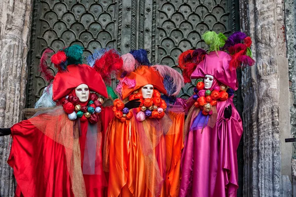 Красивые маски на карнавале в Венеции, Италия — стоковое фото