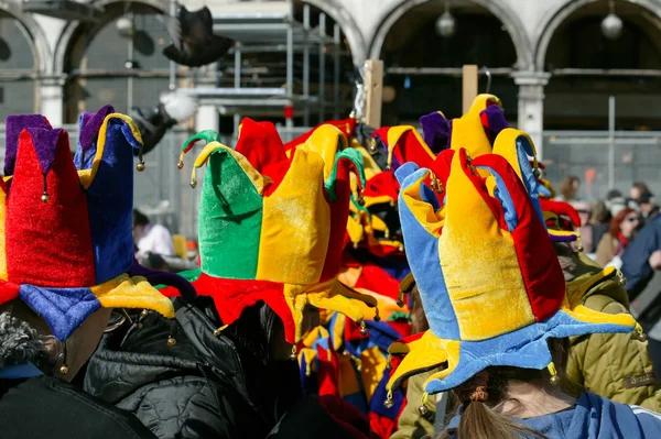 Carnival şapka sokak sahne — Stok fotoğraf