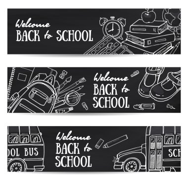 Banner şablon kara tahta üzerinde okul nesnesiyle kroki.