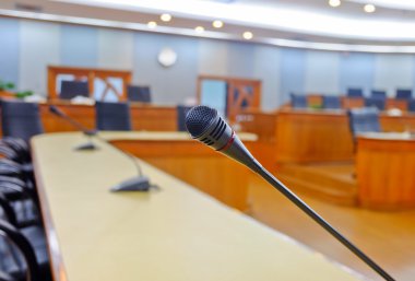 Toplantı odasına yakın çekim mikrofon