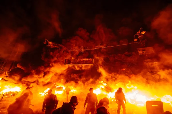 Διαδηλωτές στη φωτιά — Φωτογραφία Αρχείου