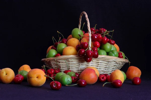 Różne Owoce Wiśnia Morela Śliwka — Zdjęcie stockowe