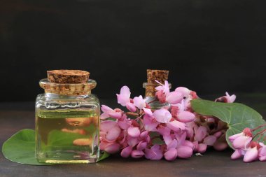 Kırmızı tomurcuk yağı, doğal olmazsa olmaz yağ.