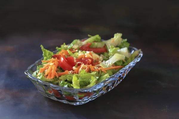 Green Leaf Mixture Tomato Lettuce Carrot Cheese Salad — 스톡 사진