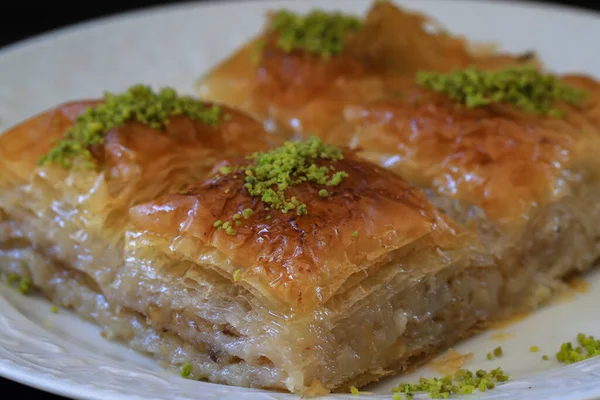 Walnut Pistachio Turkish Style Antep Baklava Presentation Service — Stock Photo, Image