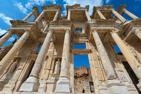 Türkiye / İzmir / Selcuk 09 Mart 2021 Roma döneminden antik Efes kentinden görüntüler.