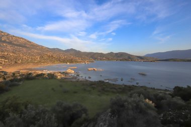 Türkiye - Mugla - Milas - Bafa Gölü, Byk Menderes Nehri deltasının güneydoğusundaki Mentese Dağları 'nda yer alan sığ bir tatlı su gölüdür..