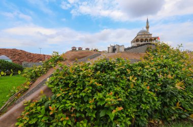 İstanbul, Türkiye - 21 Haziran 2021: İstanbul 'daki Minuatürk Parkı manzarası. Park, İstanbul Belediyesi tarafından turistik geziler için inşa edildi.