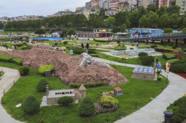 İstanbul, Türkiye - 21 Haziran 2021: İstanbul 'daki Minuatürk Parkı manzarası. Park, İstanbul Belediyesi tarafından turistik geziler için inşa edildi.