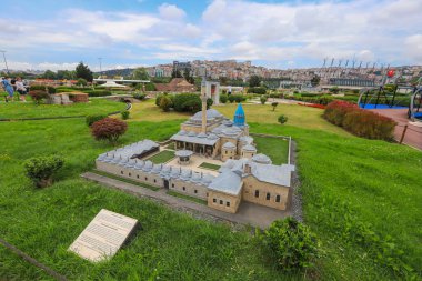 İstanbul, Türkiye - 21 Haziran 2021: İstanbul 'daki Minuatürk Parkı manzarası. Park, İstanbul Belediyesi tarafından turistik geziler için inşa edildi.