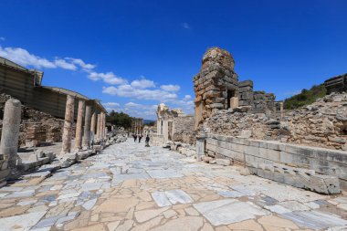 Ephesus (Efes) antik kentinde Celsius Kütüphanesi. Çoğu Türkiye 'deki antik kenti ziyaret etti. Selcuk, İzmir TurkEY