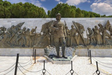 Çanakkale, Türkiye - 01-2021: Çanakkale Şehitleri Anıtı, Gelibolu Muharebesi 'ne katılan Türk askerlerinin anısına düzenlenen bir savaş anıtı..