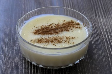 Geleneksel lezzetli Türk Tatlıları; sütlaç