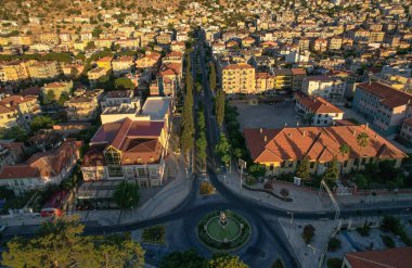 Türkiye - Mugla - İHA ile çekilen Milas fotoğrafları (Milas Park - Cumhuriyet Caddesi)