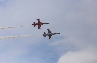 İzmir - Türkiye 09 Eylül 2021 Türk yıldızlarının hava gösterileri İzmir 'in düşman işgalinden kurtuluşunun yıldönümünde.