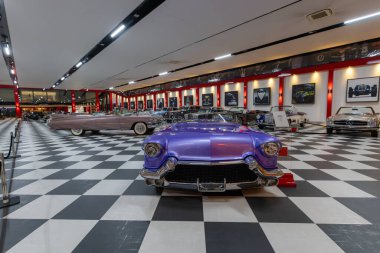 İzmir, Türkiye - 07 Mart 2025: Key Museum Türkiye 'nin en kapsamlı klasik araba ve motosiklet müzesidir