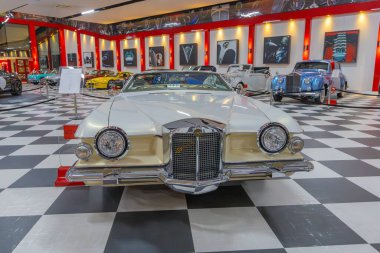 İzmir, Türkiye - 07 Mart 2025: Key Museum Türkiye 'nin en kapsamlı klasik araba ve motosiklet müzesidir