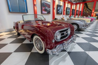 İzmir, Türkiye - 07 Mart 2025: Key Museum Türkiye 'nin en kapsamlı klasik araba ve motosiklet müzesidir