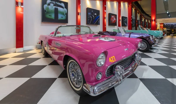 İzmir, Türkiye - 07 Mart 2025: Key Museum Türkiye 'nin en kapsamlı klasik araba ve motosiklet müzesidir