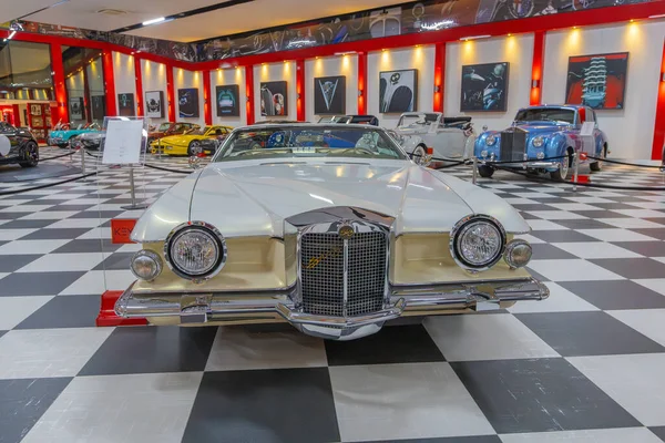 İzmir, Türkiye - 07 Mart 2025: Key Museum Türkiye 'nin en kapsamlı klasik araba ve motosiklet müzesidir