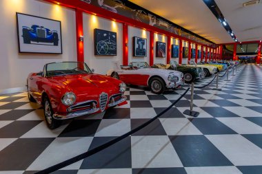 İzmir, Türkiye - 07 Mart 2025: Key Museum Türkiye 'nin en kapsamlı klasik araba ve motosiklet müzesidir