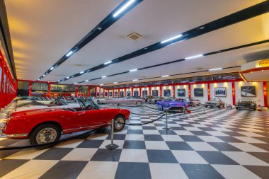 İzmir, Türkiye - 07 Mart 2025: Key Museum Türkiye 'nin en kapsamlı klasik araba ve motosiklet müzesidir