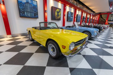 İzmir, Türkiye - 07 Mart 2025: Key Museum Türkiye 'nin en kapsamlı klasik araba ve motosiklet müzesidir