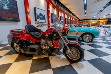 İzmir, Türkiye - 07 Mart 2025: Key Museum Türkiye 'nin en kapsamlı klasik araba ve motosiklet müzesidir