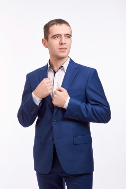 Genç güleryüzlü adam