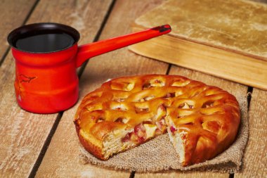 Elmalı turta ve Türk kahvesi pot