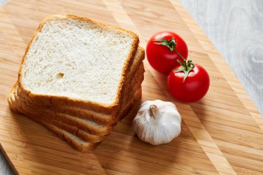 Yönetim Kurulu ve sebze tost