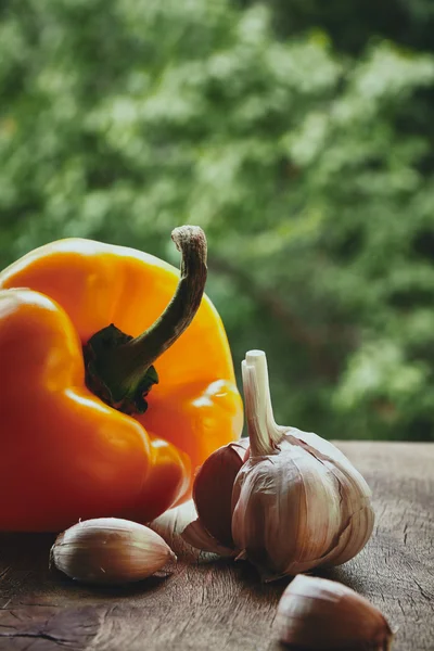 Pepper and garlic — Stock Photo, Image