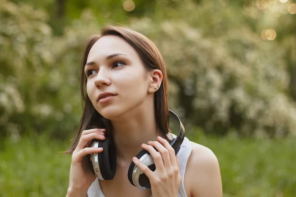 Lyssnande musik — Stockfoto