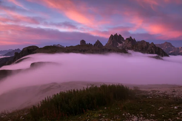 Hermoso amanecer en Dolomitas —  Fotos de Stock