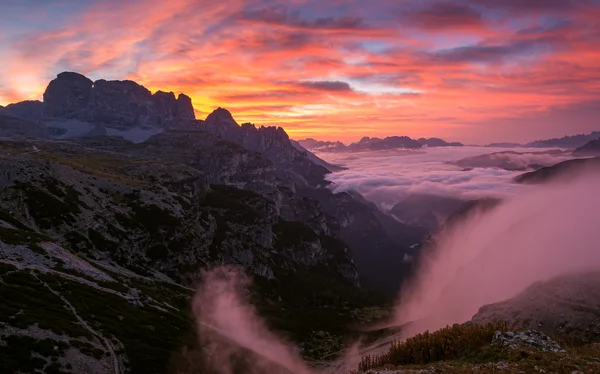 Beautiful sunrise on Dolomites — Stock Photo, Image