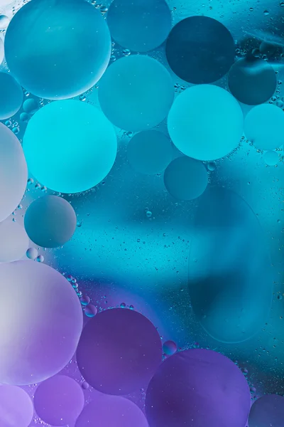 Gradient Oil drops in the water — Stock Photo, Image