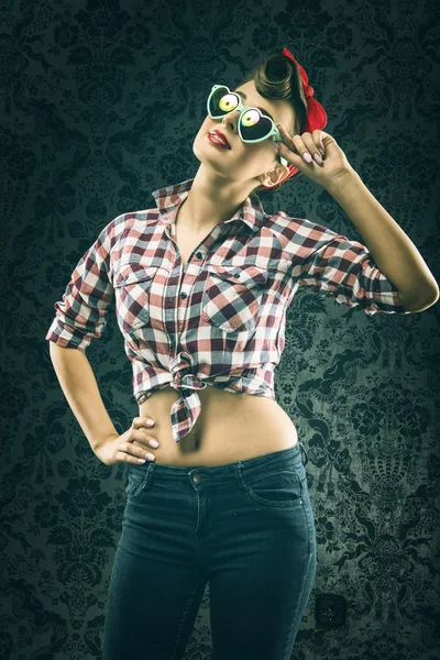 Vintage woman in round sunglasses — Stock Photo, Image