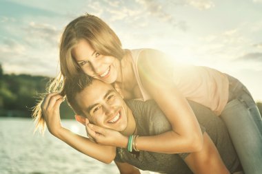 kucaklayan aşk, Çift