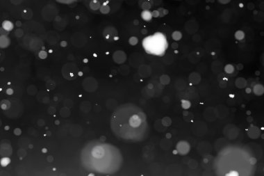 Gece gökten düşen kar