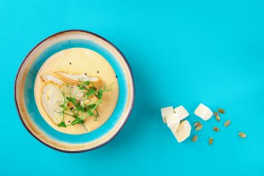 Lezzetli peynir çorbası, kremalı çorba püresi.