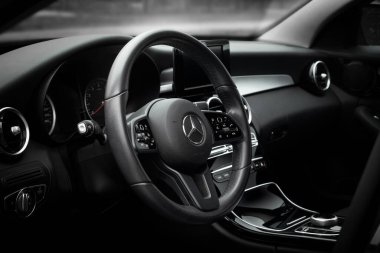 Kemerovo 2020-07-11 Mercedes C180 direksiyon ve gösterge paneli