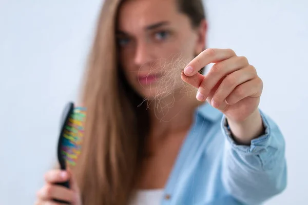 Upset Stressed Woman Comb Having Hair Problem Suffering Hair Loss — Stock Photo, Image