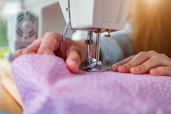 Female Hands Stitching Fabric Professional Manufacturing Machine Workplace Sewing Process — Stock Photo, Image